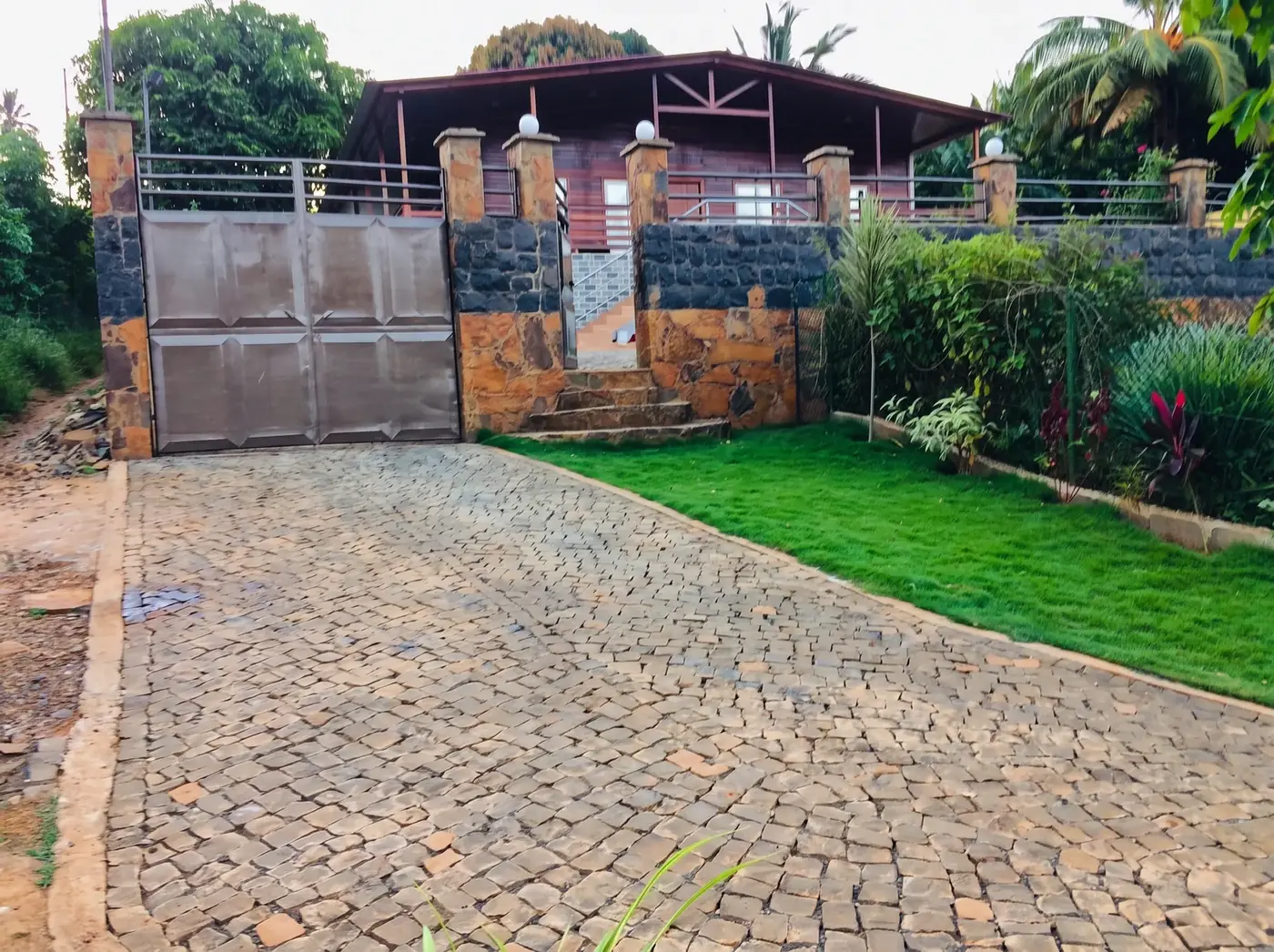 Moradia com acesso em pavê
